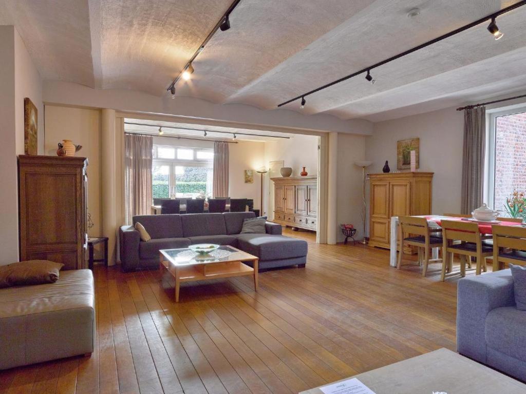 Hotel Het Bloesemklooster Relais Sint-Truiden Esterno foto